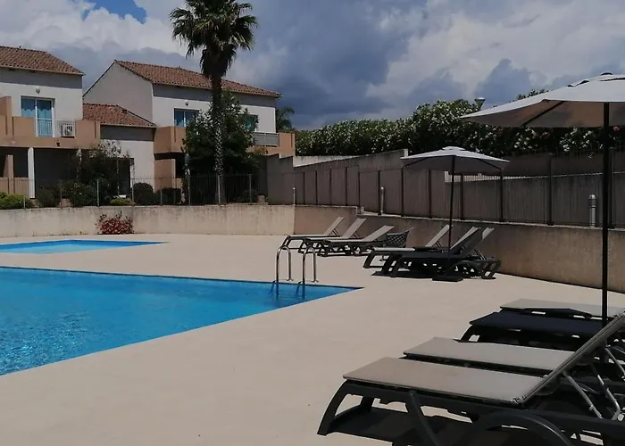 Bel Confortable Et Cosy En Avec Piscine A 5 Mn De La *